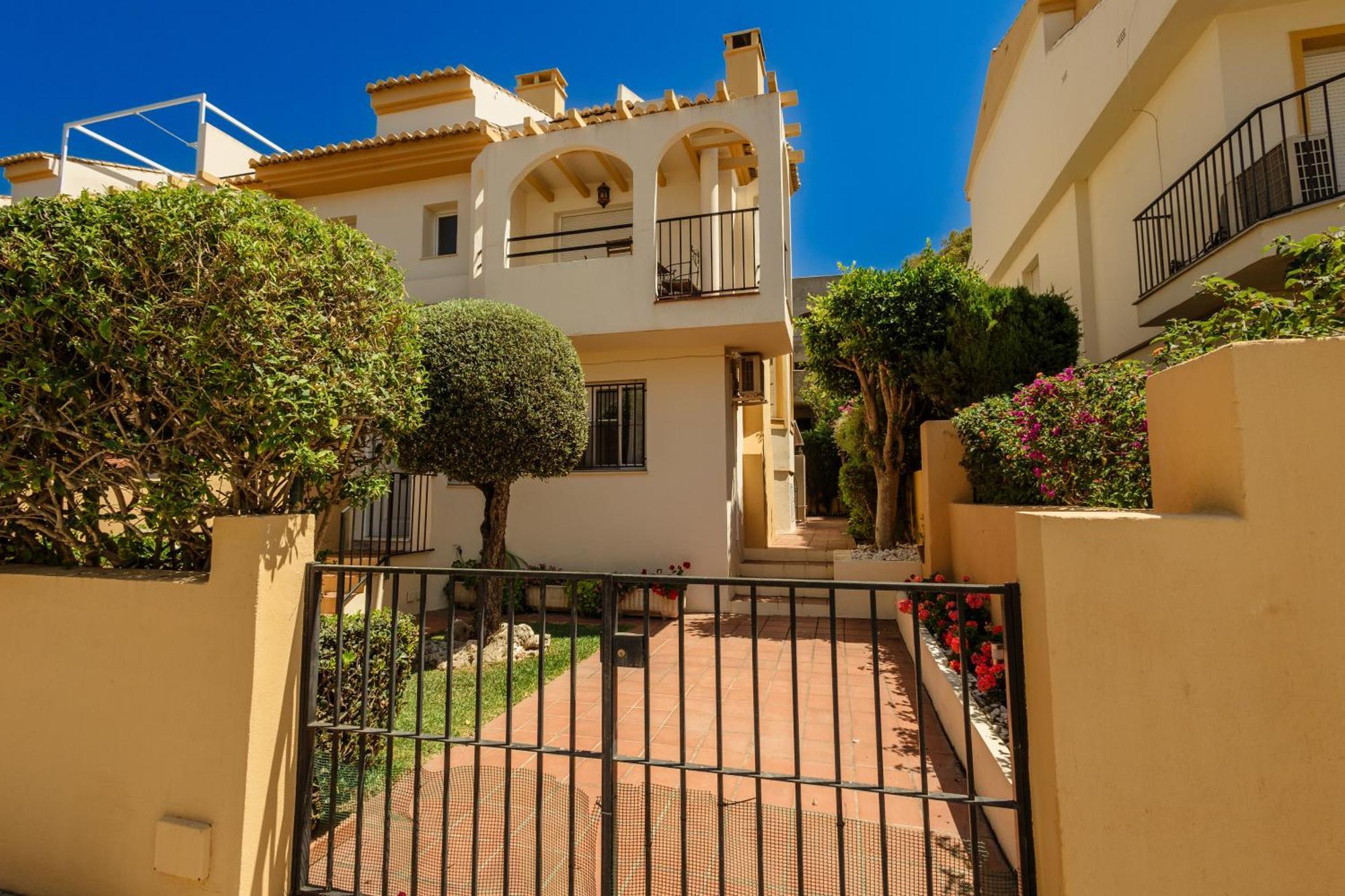 Beautiful Townhouse Walking Distance To The Beach In Costabella, מארבלה מראה חיצוני תמונה